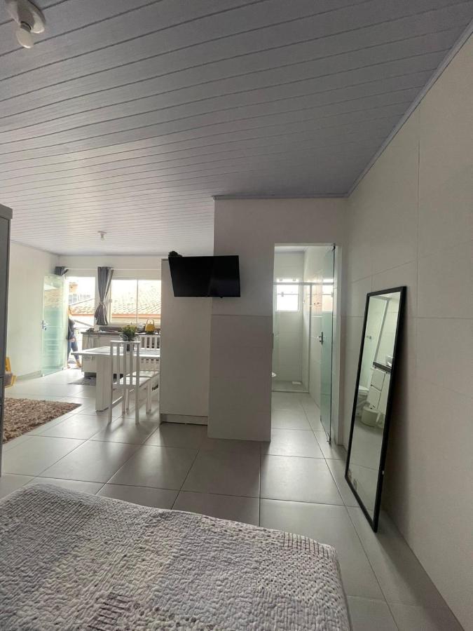 Hospedagem Confortavel E Pratica Para Viajantes E Ferias - Proxima A Br-101 Sao Jose  Exterior photo