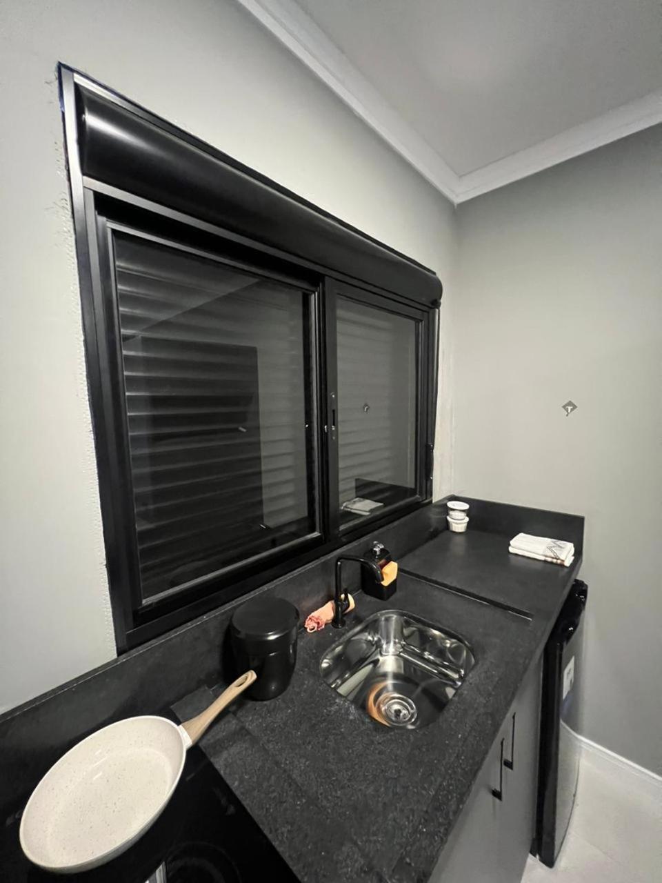 Hospedagem Confortavel E Pratica Para Viajantes E Ferias - Proxima A Br-101 Sao Jose  Exterior photo